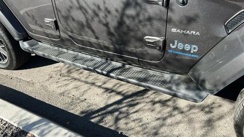 Granite Crystal Metallic Clearcoat 2023 Jeep Wrangler 4xe Sahara