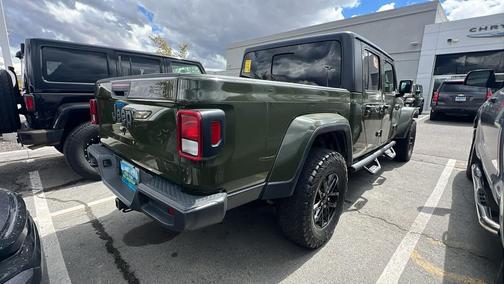 Sarge Green Clearcoat 2022 Jeep Gladiator Altitude 4x4