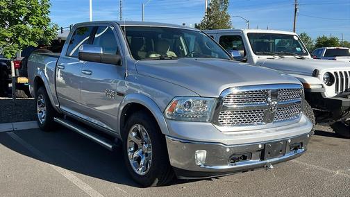 Bright Silver Metallic Clearcoat 2016 RAM 1500 Laramie