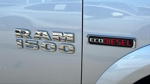 Bright Silver Metallic Clearcoat 2016 RAM 1500 Laramie