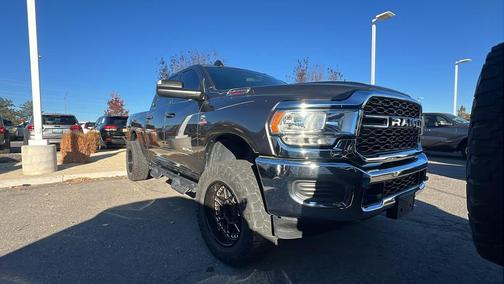 2021 RAM 3500 Tradesman Crew Cab 4x4 6'4' Box