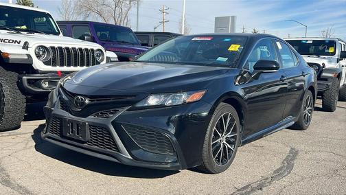 2022 Toyota Camry SE