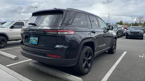 Diamond Black Crystal Pearlcoat 2023 Jeep Grand Cherokee Limited