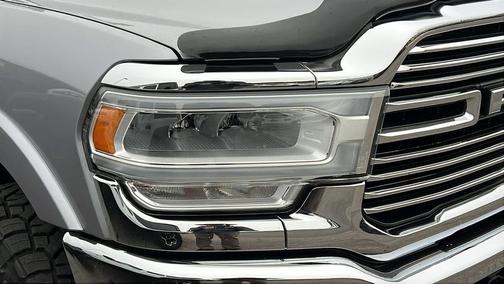 2019 RAM 3500 Laramie Crew Cab 4x4 8' Box