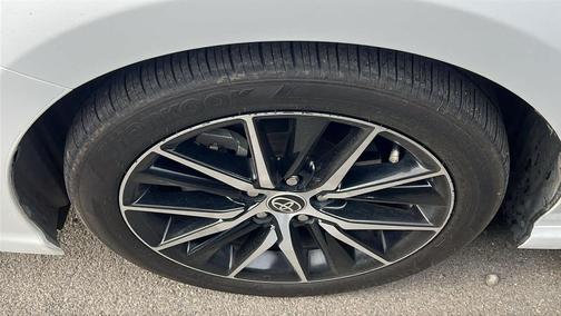 White 2022 Toyota Camry SE