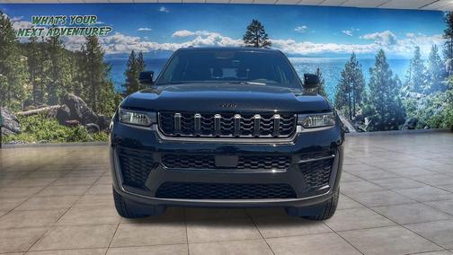 Diamond Black Crystal Pearlcoat 2026 Jeep Grand Cherokee L Altitude