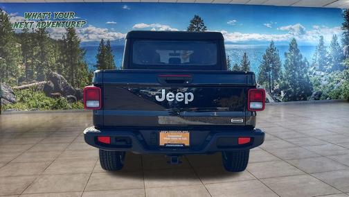 2022 Jeep Gladiator Overland