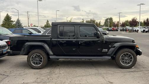 2022 Jeep Gladiator Overland