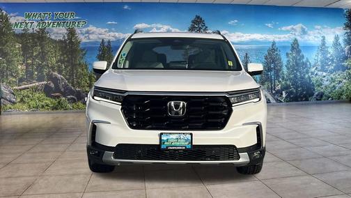 2025 Honda Pilot Touring 8-Passenger