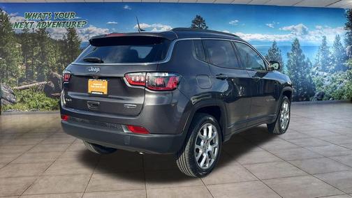 2022 Jeep Compass Latitude Lux