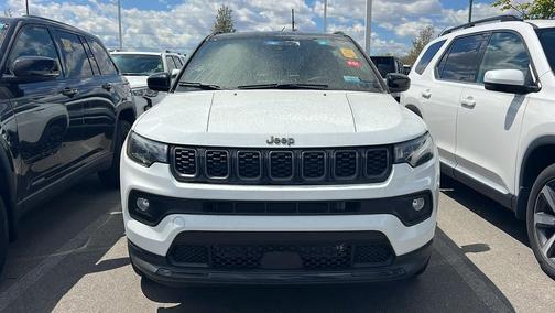 Bright White Clearcoat 2024 Jeep Compass Latitude
