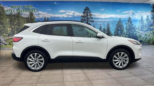 2022 Ford Escape Titanium