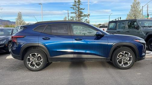 Blue Glow Metallic 2024 Chevrolet Trax LT