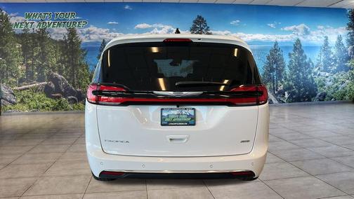 2026 Chrysler Pacifica L