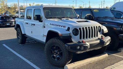 Bright White Clearcoat 2023 Jeep Gladiator Mojave 4x4