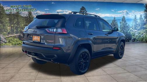 Granite Crystal Metallic Clearcoat 2022 Jeep Cherokee Trailhawk