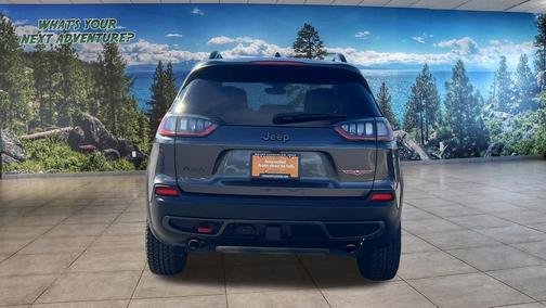 Granite Crystal Metallic Clearcoat 2022 Jeep Cherokee Trailhawk