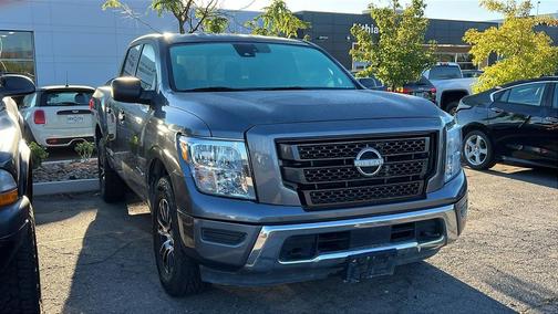2023 Nissan Titan SV