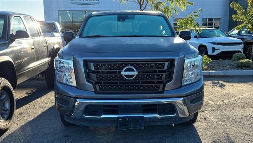 2023 Nissan Titan SV