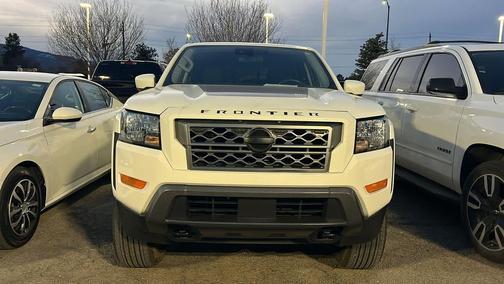 2023 Nissan Frontier SV