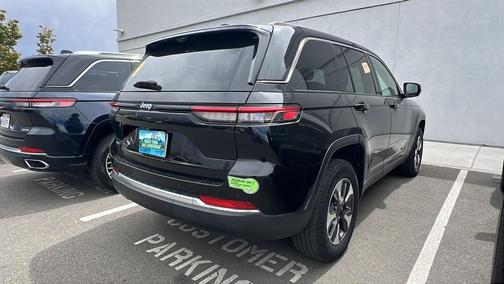 Diamond Black Crystal Pearlcoat 2022 Jeep Grand Cherokee 4xe Base