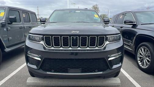 Diamond Black Crystal Pearlcoat 2022 Jeep Grand Cherokee 4xe Base