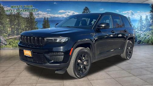 Diamond Black Crystal Pearlcoat 2024 Jeep Grand Cherokee Altitude