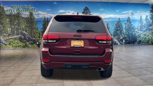2022 Jeep Grand Cherokee Laredo