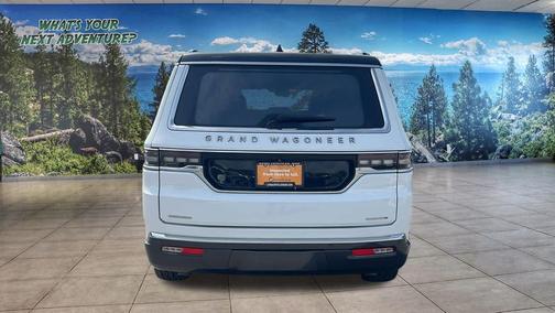 Diamond Black Crystal Pearlcoat 2022 Jeep Grand Wagoneer Series III 4x4