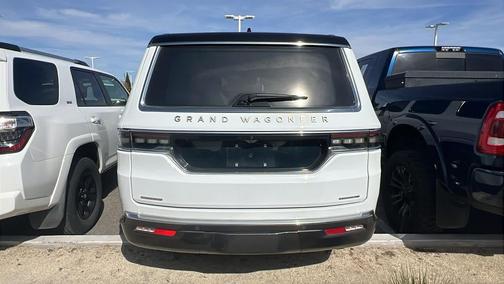 Diamond Black Crystal Pearlcoat 2022 Jeep Grand Wagoneer Series III 4x4
