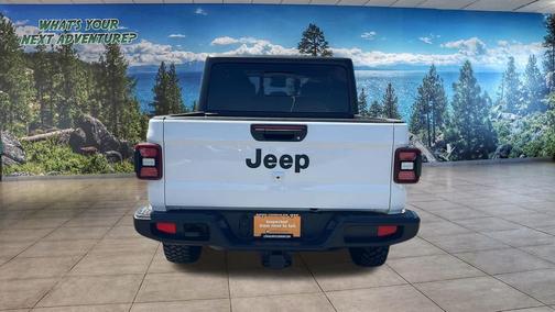 Bright White Clearcoat 2024 Jeep Gladiator Willys