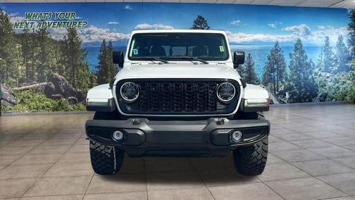 Bright White Clearcoat 2024 Jeep Gladiator Willys