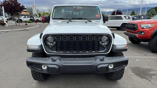 Bright White Clearcoat 2024 Jeep Gladiator Willys