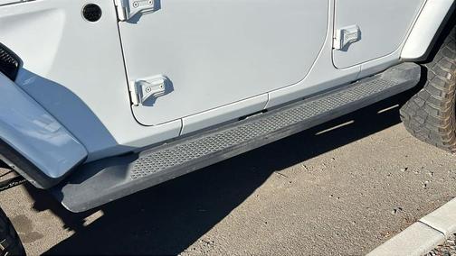Bright White Clearcoat 2021 Jeep Wrangler Unlimited Sahara
