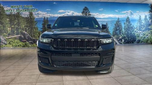 Diamond Black Crystal Pearlcoat 2024 Jeep Grand Cherokee L Altitude