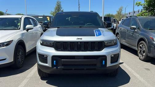 Silver Zynith 2022 Jeep Grand Cherokee 4xe Trailhawk