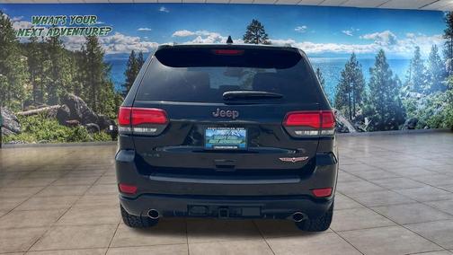 Diamond Black Crystal Pearlcoat 2020 Jeep Grand Cherokee Trailhawk