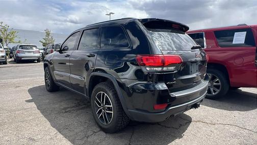 Diamond Black Crystal Pearlcoat 2020 Jeep Grand Cherokee Trailhawk