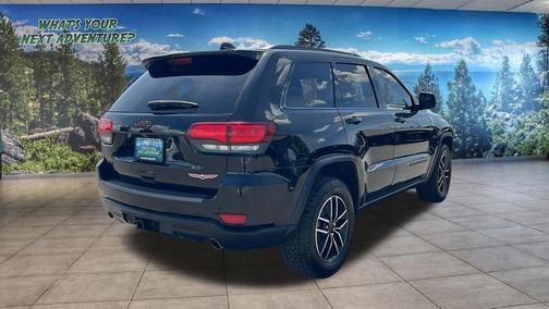 Diamond Black Crystal Pearlcoat 2020 Jeep Grand Cherokee Trailhawk