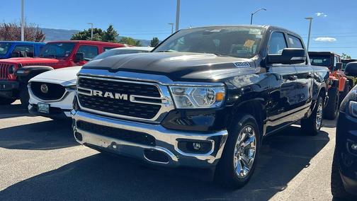 Diamond Black Crystal Pearlcoat 2022 RAM 1500 Big Horn/Lone Star
