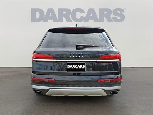 Mythos Black Metallic 2025 Audi Q7 55 Premium Plus