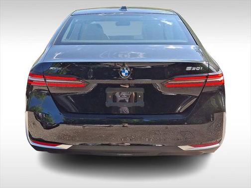 2025 BMW 530 i xDrive