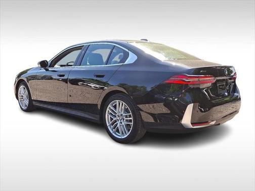 2025 BMW 530 i xDrive