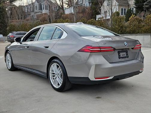 2024 BMW 530 i xDrive