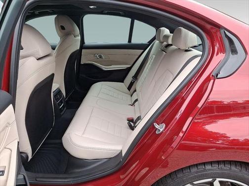 2025 BMW 330 i xDrive