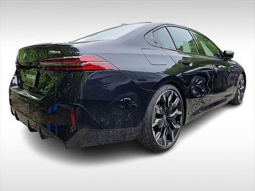 2025 BMW i5 M60