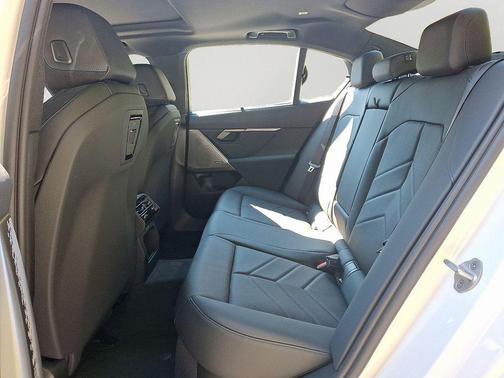 2026 BMW 530 i xDrive