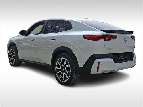 2025 BMW X2 xDrive28i