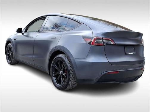 2022 Tesla Model Y Long Range Dual Motor All-Wheel Drive
