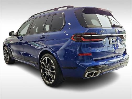 2025 BMW X7 M60i